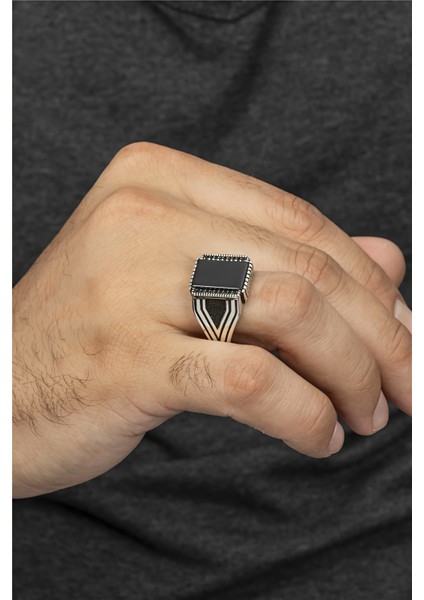 Oniks Taşlı Çizgili V Model Gümüş Erkek Yüzük fiyatları