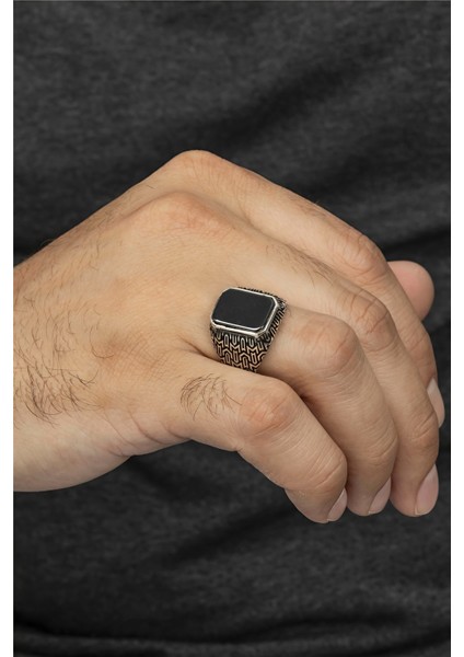 Kare Oniks Taşlı Runik Desenli Gümüş Erkek Yüzük fiyatları