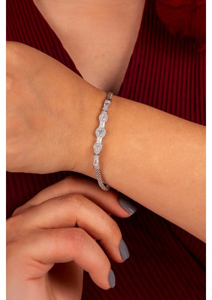 925 Ayar Gümüş Baget Taşlı Rodyumlu Süslemeli Triple Circle Bayan Bileklik fiyatları