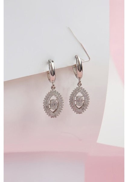 Rodyumlu Zirkon Taşlı Oval Gümüş Küpe