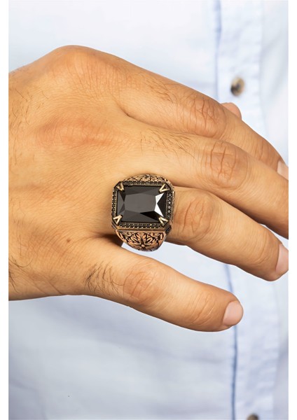 Dikdörtgen Siyah Oniks Taşlı Kalem İşlemeli Gümüş Erkek Yüzük modelleri
