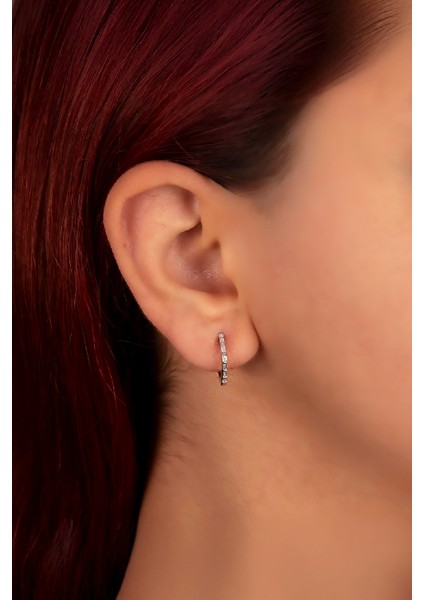 925 Ayar Gümüş Rodyumlu Baget Taşlı Küpe fiyatları