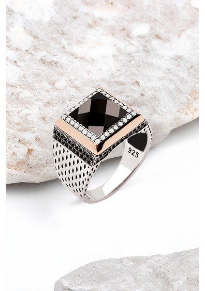 Gümüş Siyah Faset Taşlı Süslemeli Kare Model Erkek Yüzük