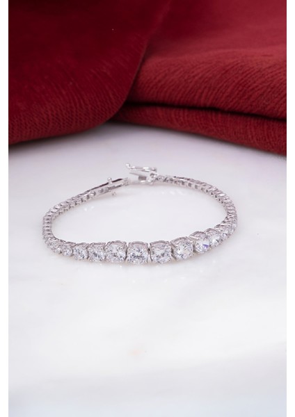 925 Ayar Gümüş Rodyumlu Zirkon Taşlı Su Yolu Süzme Bayan Bileklik