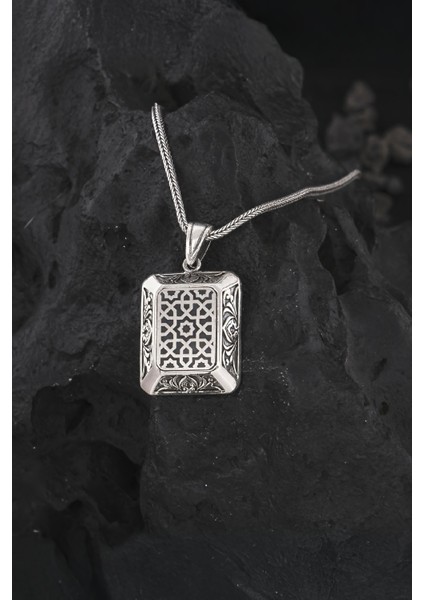 925 Ayar Gümüş Karartmalı Yıldız Motifli Erkek Kolye