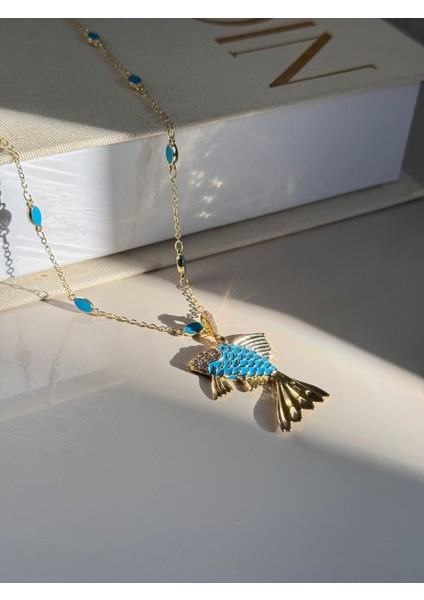 Altın Renk Mavi Balık Figürlü Kadın Kolye – Canlı ve Şık Tasarım fiyatları