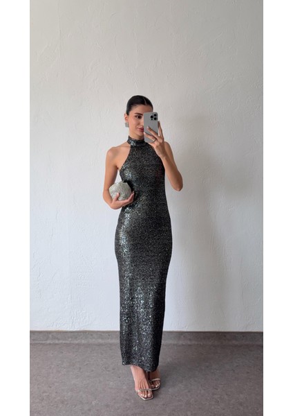 Halter Yaka Gümüş Davet Elbisesi