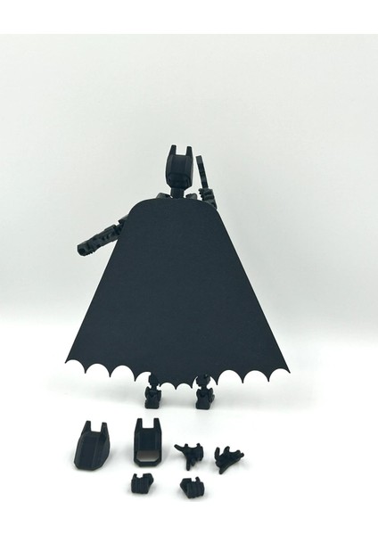 Dummy Batman Figür 14 cm – 2 Ekstra Maske, Batarang & 3 Farklı El Modeli – Koleksiyon Oyuncak