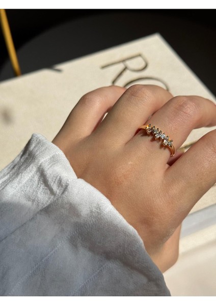 Altın Renk Taş Detaylı Kadın Çelik Yüzük – Zarif ve Işıltılı Tasarım | Lerosy Co. modelleri