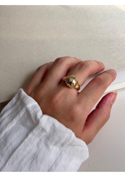 Altın Renk Yuvarlak Bombeli Taş Detaylı Kadın Çelik Yüzük – Zarif ve Şık Tasarım fırsatları