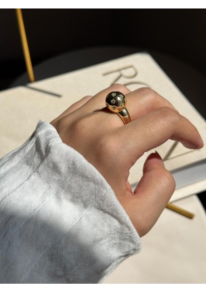 Altın Renk Yuvarlak Bombeli Taş Detaylı Kadın Çelik Yüzük – Zarif ve Şık Tasarım indirimleri