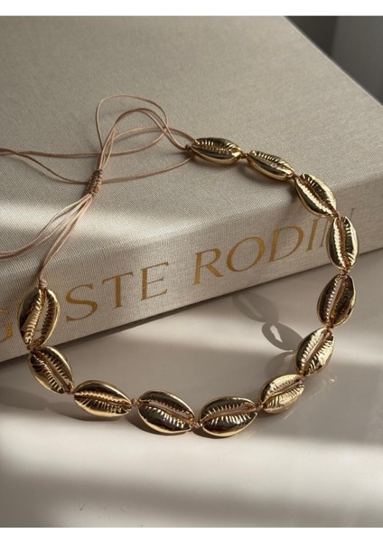 Altın Renk Deniz Kabuğu Detaylı Ayarlanabilir Kadın Kolye – Yazlık ve Bohem Tasarım