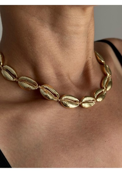 Altın Renk Deniz Kabuğu Detaylı Ayarlanabilir Kadın Kolye – Yazlık ve Bohem Tasarım