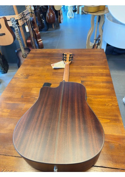 D-18CE Elektro Akustik Gitar