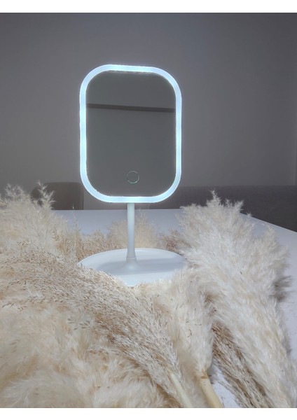 Dokunmatik Led Işıklı Masa Üstü Ayna – 3 Renk Işık, 3 Farklı Model fırsatları