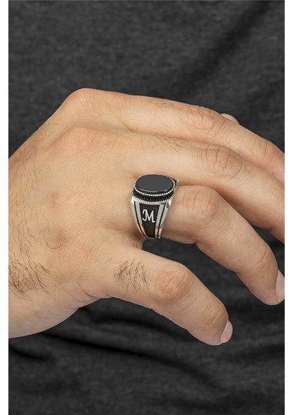 Oval Oniks Taşlı Çift Tarafı Harfli Gümüş Erkek Yüzük modelleri