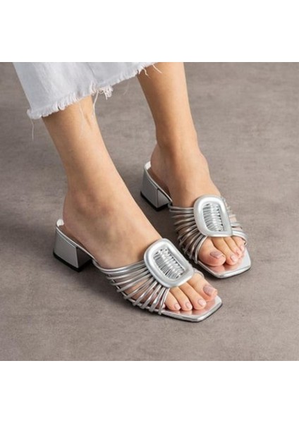 Mç Plus Anca Gümüş Rugan Topuklu Terlik fırsatları