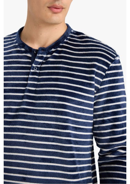Pijama Takımı Regular Fit Çizgili Uzun Kollu Üst Welsoft Pelüş Uzun Alt A3443AX25WN indirimleri