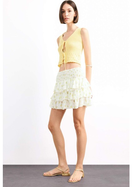 Beli Lastikli Çiçek Desenli Volanlı Mini Etek F7905AX25SM fiyatları