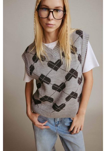 Coool Regular Fit V Yaka Desenli Süveter F9541AX25AU modelleri