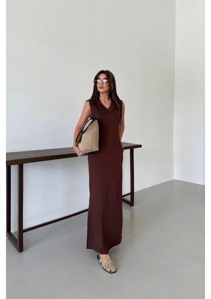 Pamuk V Yaka Yırtmaçlı Uzun Elbise –kahverengi