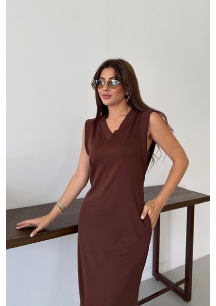 Pamuk V Yaka Yırtmaçlı Uzun Elbise –kahverengi modelleri