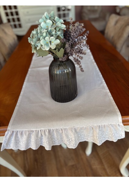 Beyaz Fırfırlı Fisto Runner fiyatları