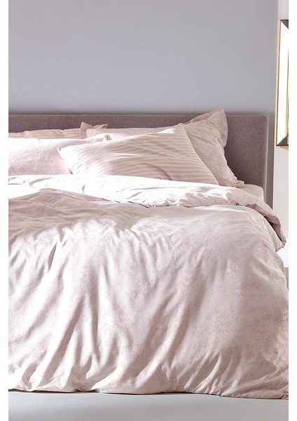 Yeni Sezon Eze King Size Jakarlı Saten Nevresim Takımı - Pudra