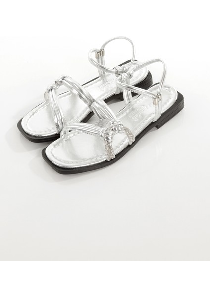 Artı Artı Kadın Gümüş Taşlı Sandalet Günlük Kullanım İçin Rahat Ve Şık Tasarım modelleri