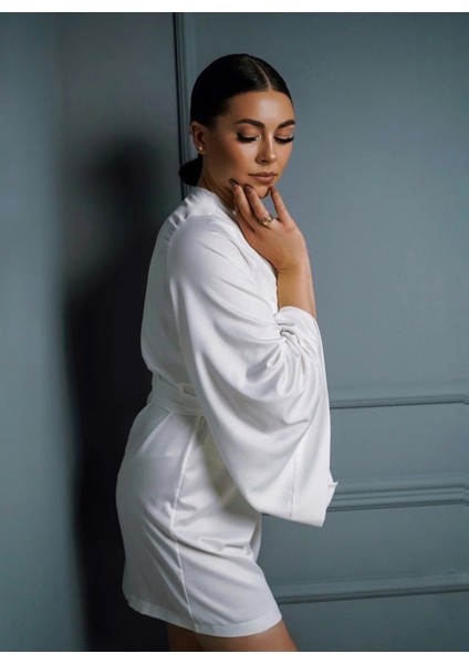 Kadın Beyaz Saten Kuşaklı Sabahlık Kimono – Geniş Kol, Zarif ve Şık fiyatları