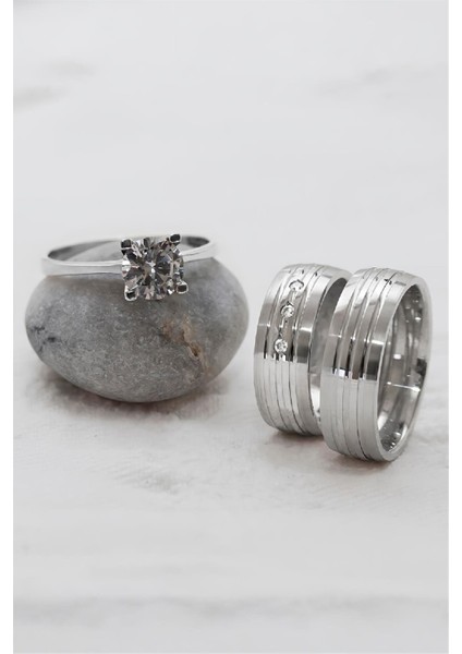 Rodyumlu Şerit Desenli Çift Gümüş Alyans (Tektaş Hediyeli)