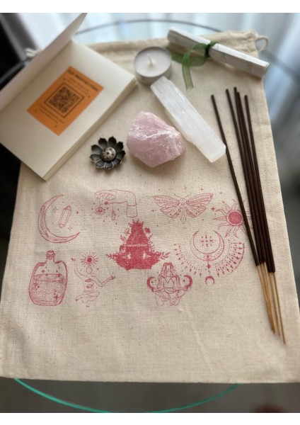 Aşk Frekansı Ritüel Seti | Pembe Kuvars & Selenit, Lotus Tütsü, Mum, Meditasyon Koleksiyon Çantası fırsatları