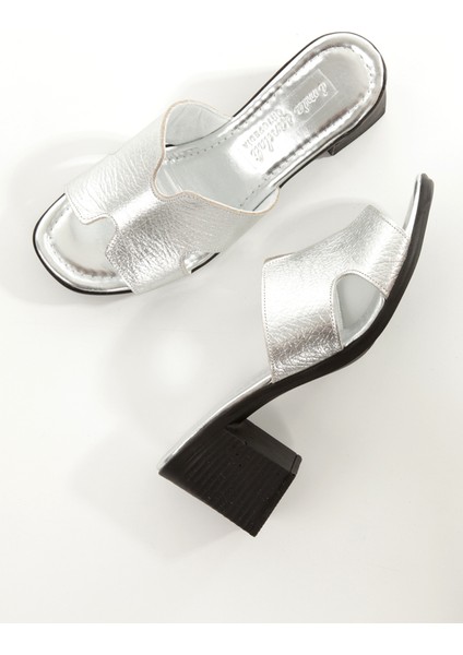 MİA100-TPK-1120 Hakiki Deri Günlük-Düğün-Eğlence-Tatil Gümüş Topuklu Terlik