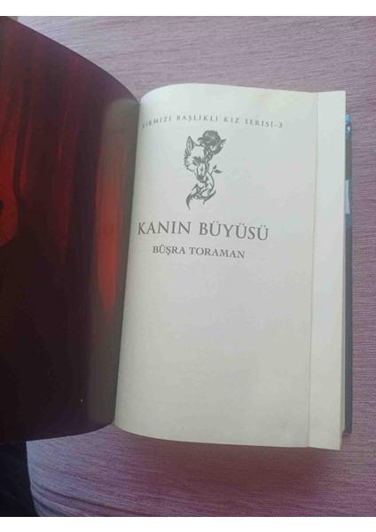 Kanın Buyusu Busra Toraman Ephesus Yayınları Cıltlı Somizli 2019 Basım 560 Sayfa Cok Temiz Durumdadir fiyatları