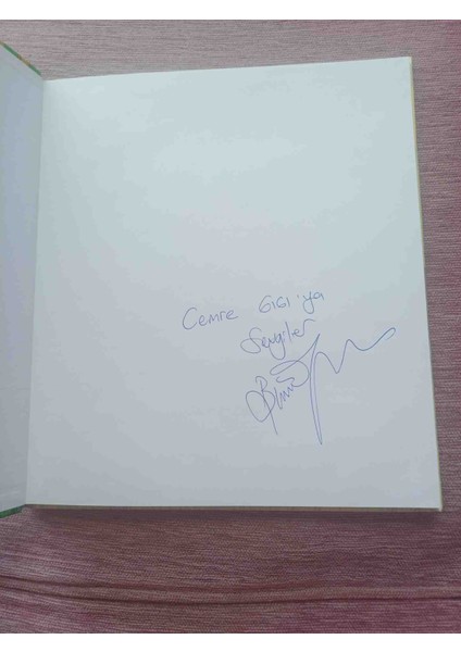 Saklı Muzık Sandıgı CD Hedıyelı Bırım Gorsev Sabahat Ozgol Cıltlı Somizli 36 Sayfa Imzalı !!! 2015 Basım Cok Temiz Durumdadir modelleri