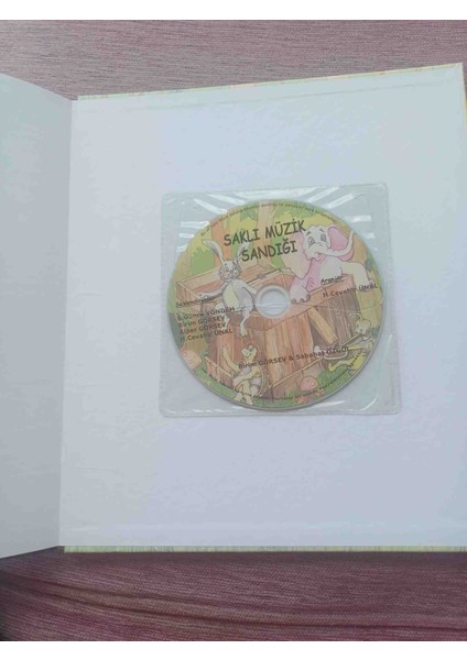 Saklı Muzık Sandıgı CD Hedıyelı Bırım Gorsev Sabahat Ozgol Cıltlı Somizli 36 Sayfa Imzalı !!! 2015 Basım Cok Temiz Durumdadir indirimleri