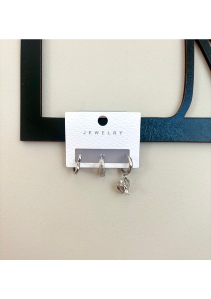 Gümüş Renk Zarif Halka Küpe – Minimal ve Şık Tasarım