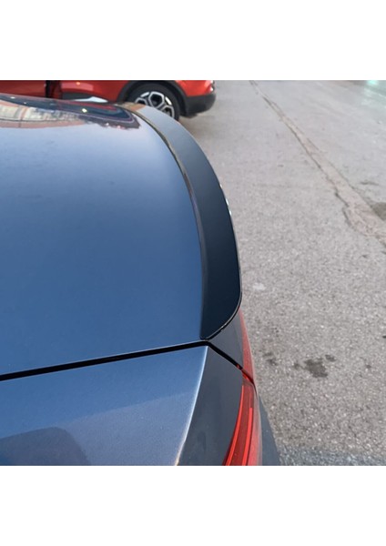 Vw Passat B8 Bagaj Üstü Ithal Spoiler Parlak Siyah Plastik Spoyler 2015+ modelleri