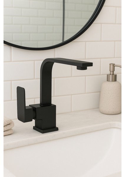 Modern Siyah Renk Banyo Lavabo Bataryası Şık Dekoratif Dik Tasarımlı Banyo Lavabo Musluğu fiyatları