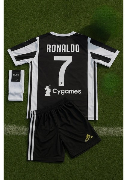 Cristiano Ronaldo Juventus 2018/19 Sezon Siyah Beyaz Retro Çocuk Forması 4 Parça Forma+Şort+Çorap+Biliklik fırsatları