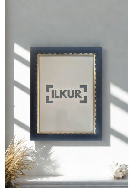 A4 Boyutunda (21X30 Cm) 3,5 cm Gümüş Biyeli Dokulu Çerçeve