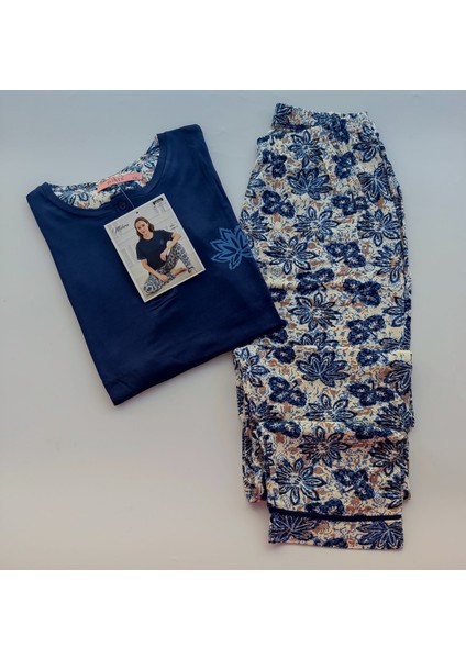 Taç Yaprak Desenli Kadın Pijama Takımı