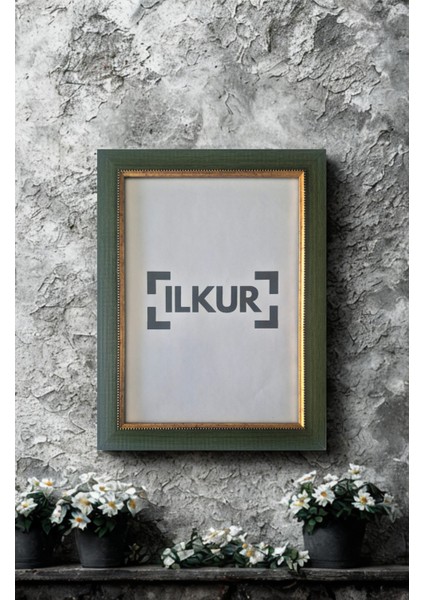 A4 Boyutunda (21X30 Cm) 3,5 cm Gümüş Biyeli Dokulu Mat Camlı Çerçeve