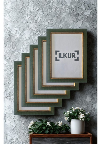 A4 Boyutunda (21X30 Cm) 3,5 cm Gümüş Biyeli Dokulu Çerçeve Beşli