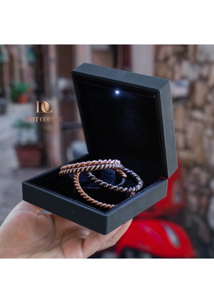 Dmt Copper Home El Yapımı Şık Tasarım Kalın Dövülmüş Saf Bakır Bilezik Bakır Takı Bilekliği Işıklı Kutulu 4 Lü Set fiyatları