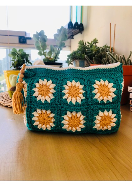 Motifli El Örgüsü Yeşil Clucht Çanta Kadın makyaj çantası, Yazlık Çanta, Papatya Çanta, püskül detaylı günlük çanta, Kişiye özel tasarım çanta, handmade çanta, tığ işi fiyatları