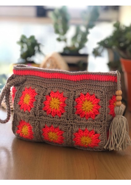 Kadın Motifli El Örgüsü Neon Çanta , Handmade, kişiye özel tasarım, tığ işi, neon renk çanta, makyaj çantası, püskü detaylı motif çanta , Günlük kullanım, şık çanta fiyatları