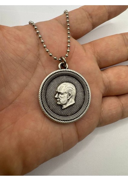 Mustafa Kemal Atatürk Madalyon Desen Unisex Kolye – Anlamlı ve Şık Tasarım