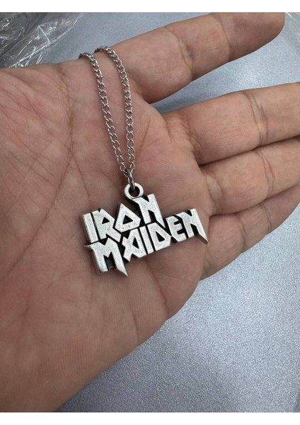 Iron Maiden Logolu Metal Kolye – Metal Unisex Rock Takı