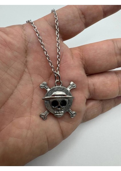 One Piece Kurukafa Gotik Tasarımlı Unisex Anime Kolye – Metal Zincirli Metal Takı
